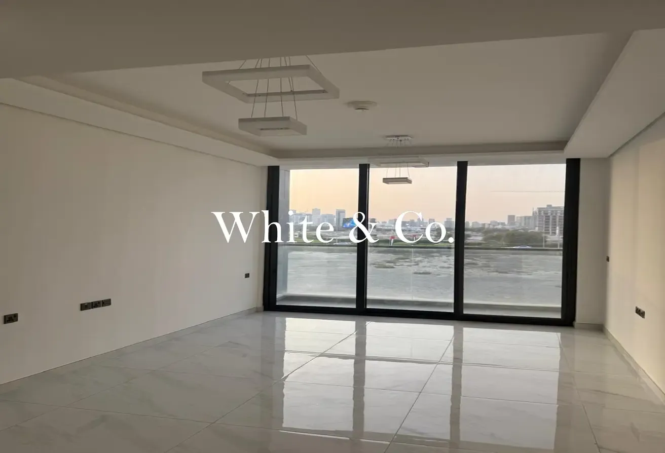 Vacant Studio | Prime Location | Bright