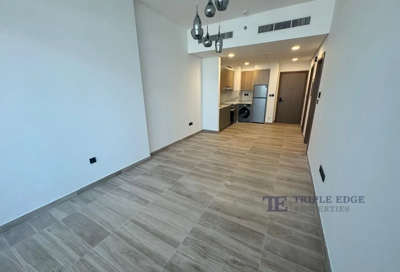 Pool View | Vacant | Spacious