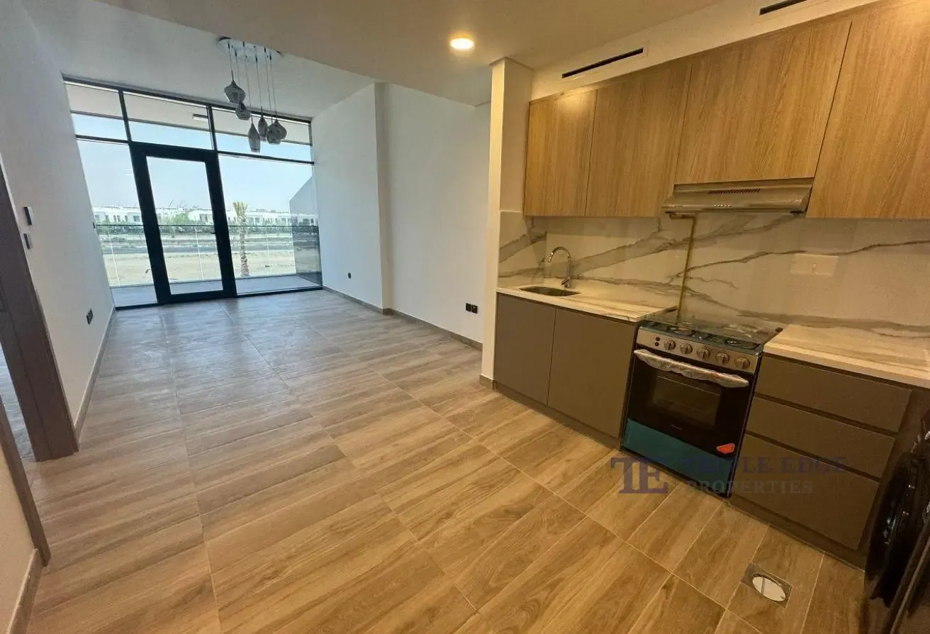 Pool View | Vacant | Spacious