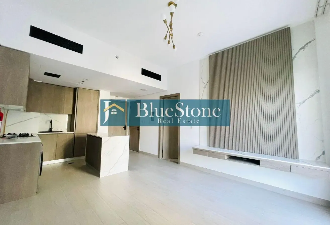 One Bed with Pool View | Vacant