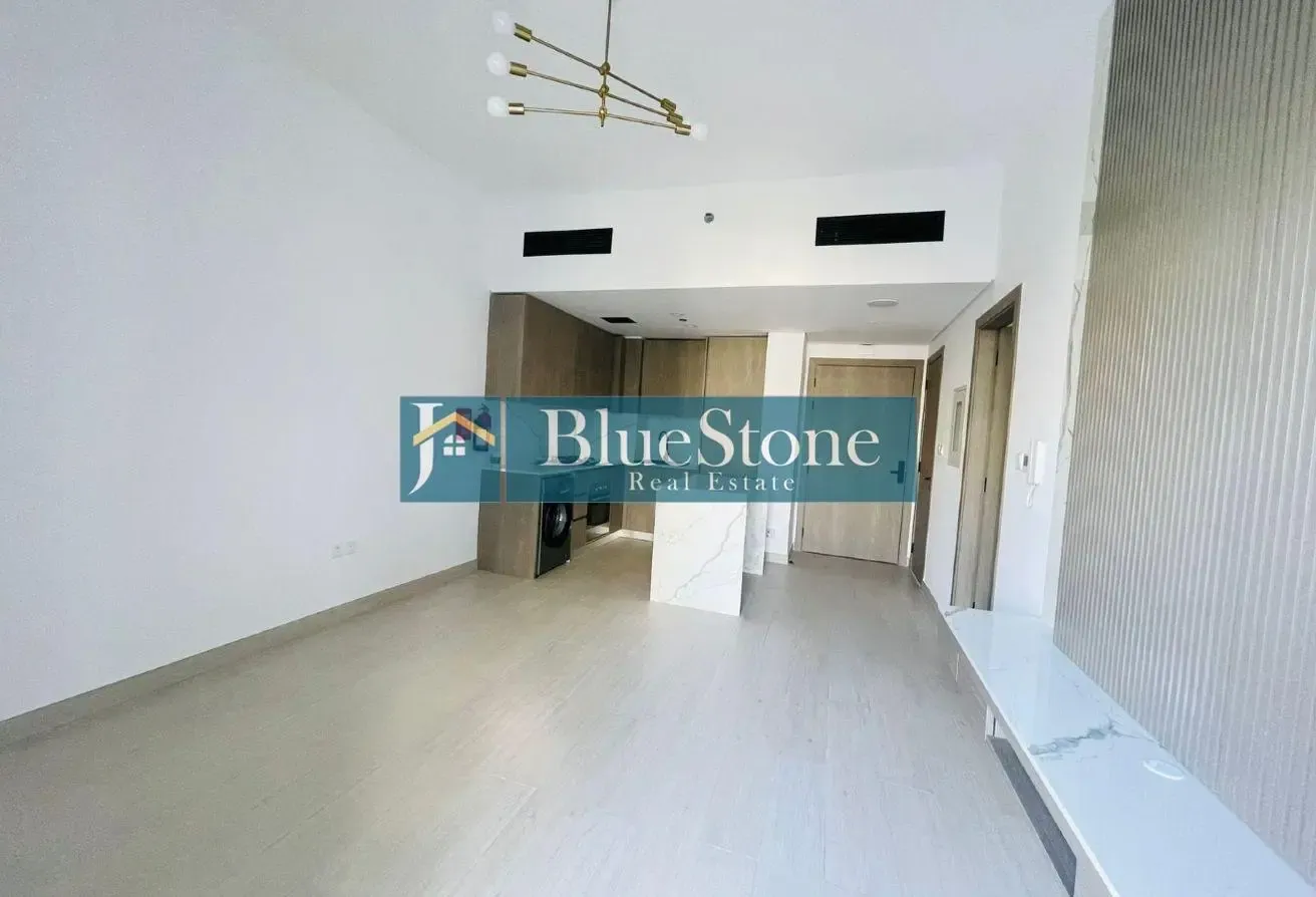 One Bed with Pool View | Vacant