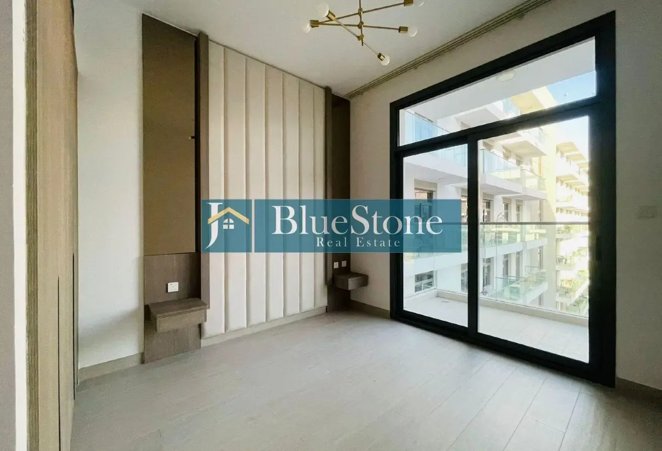 One Bed with Pool View | Vacant