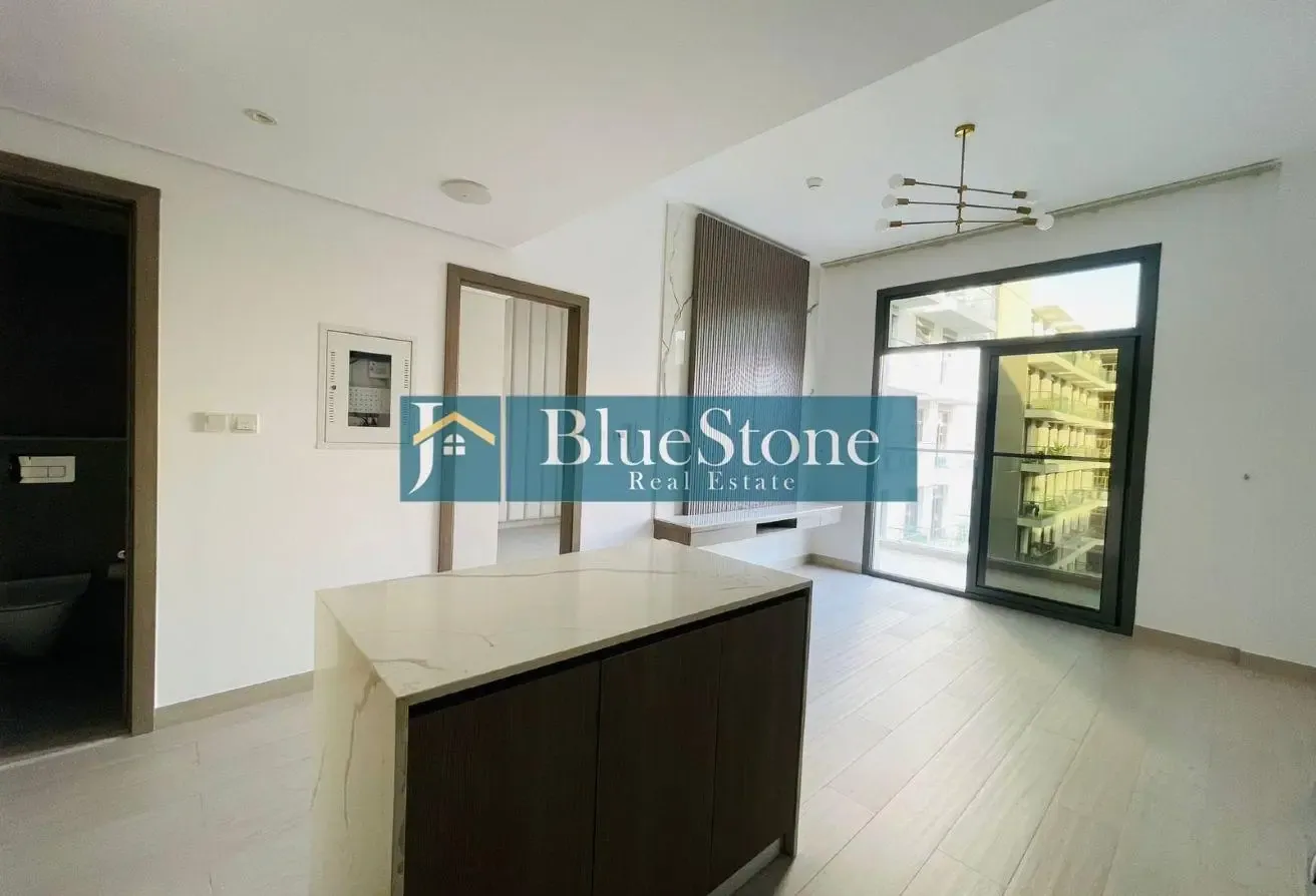 One Bed with Pool View | Vacant
