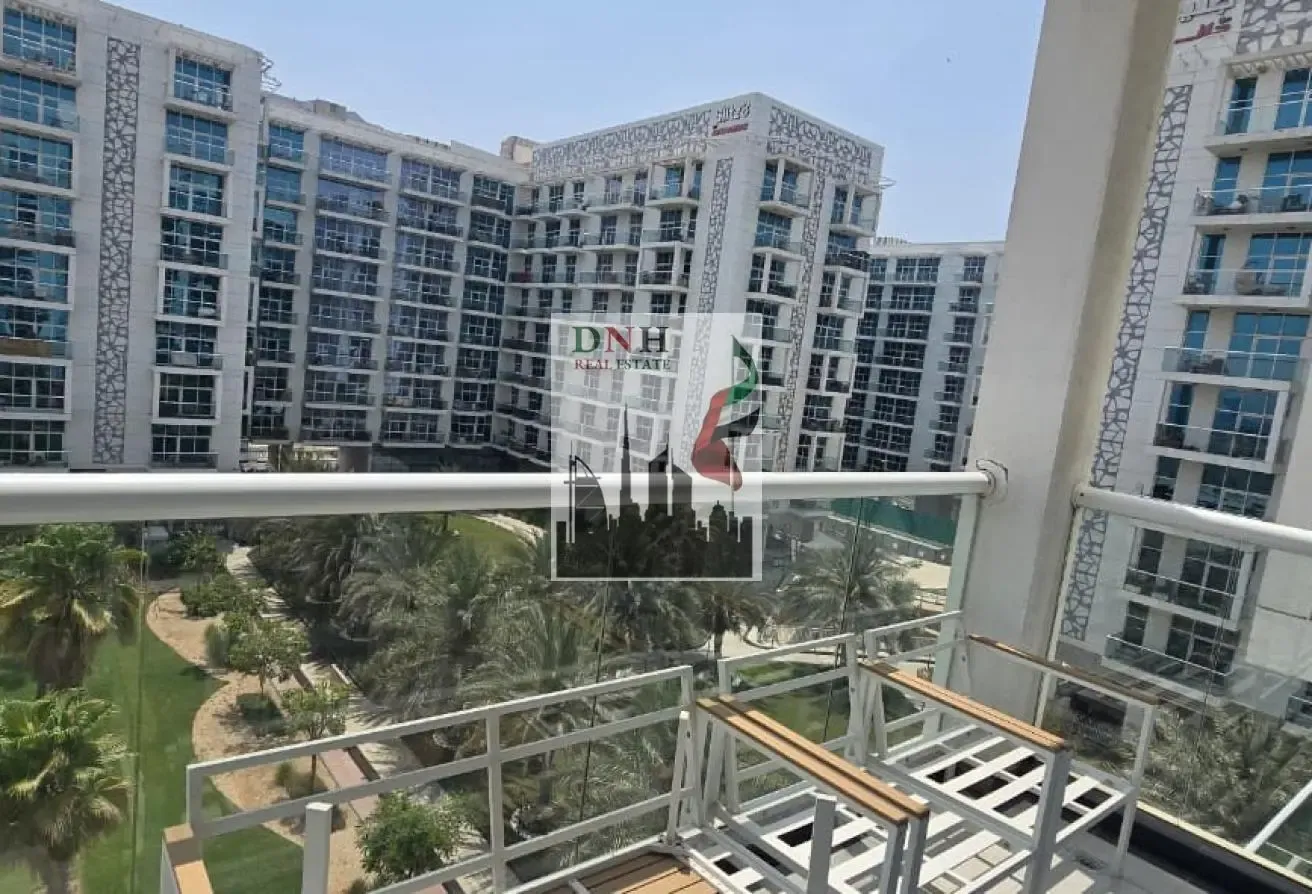 Spacious 2 BR I Premium Spot I Unfurnished