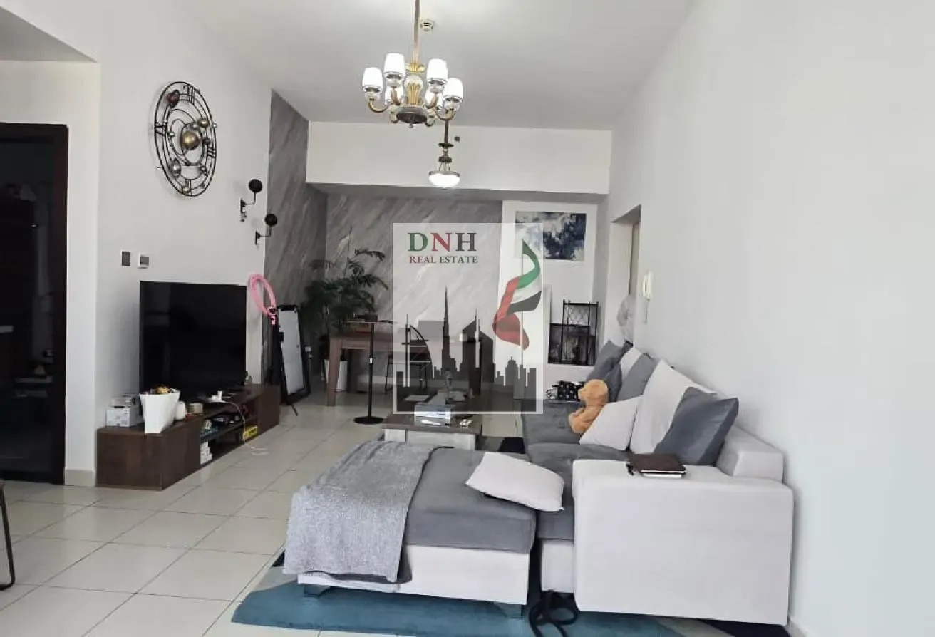 Spacious 2 BR I Premium Spot I Unfurnished