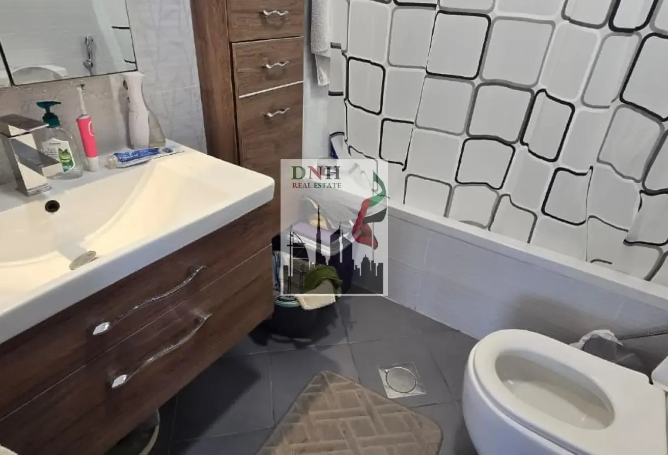 Spacious 2 BR I Premium Spot I Unfurnished