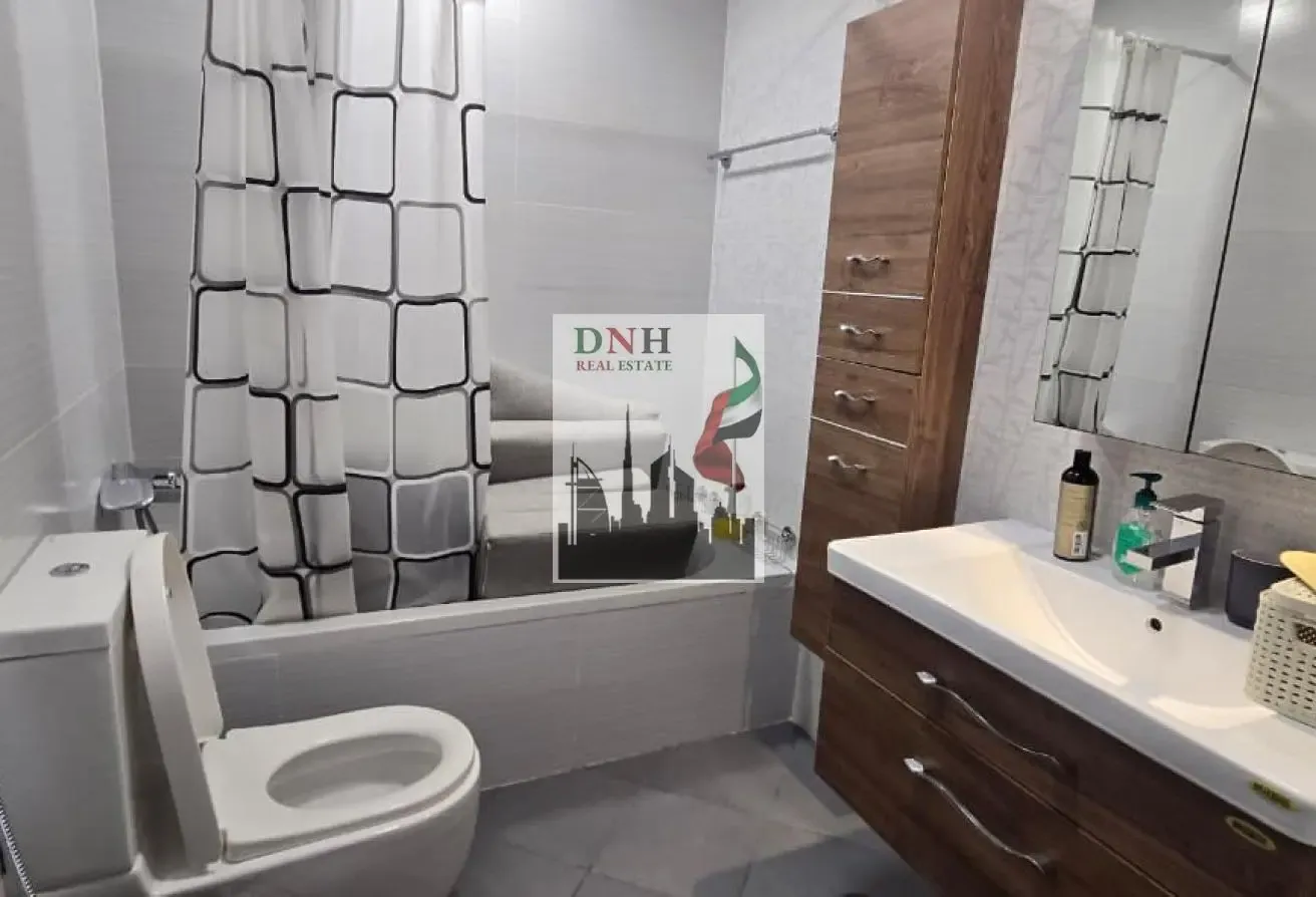 Spacious 2 BR I Premium Spot I Unfurnished