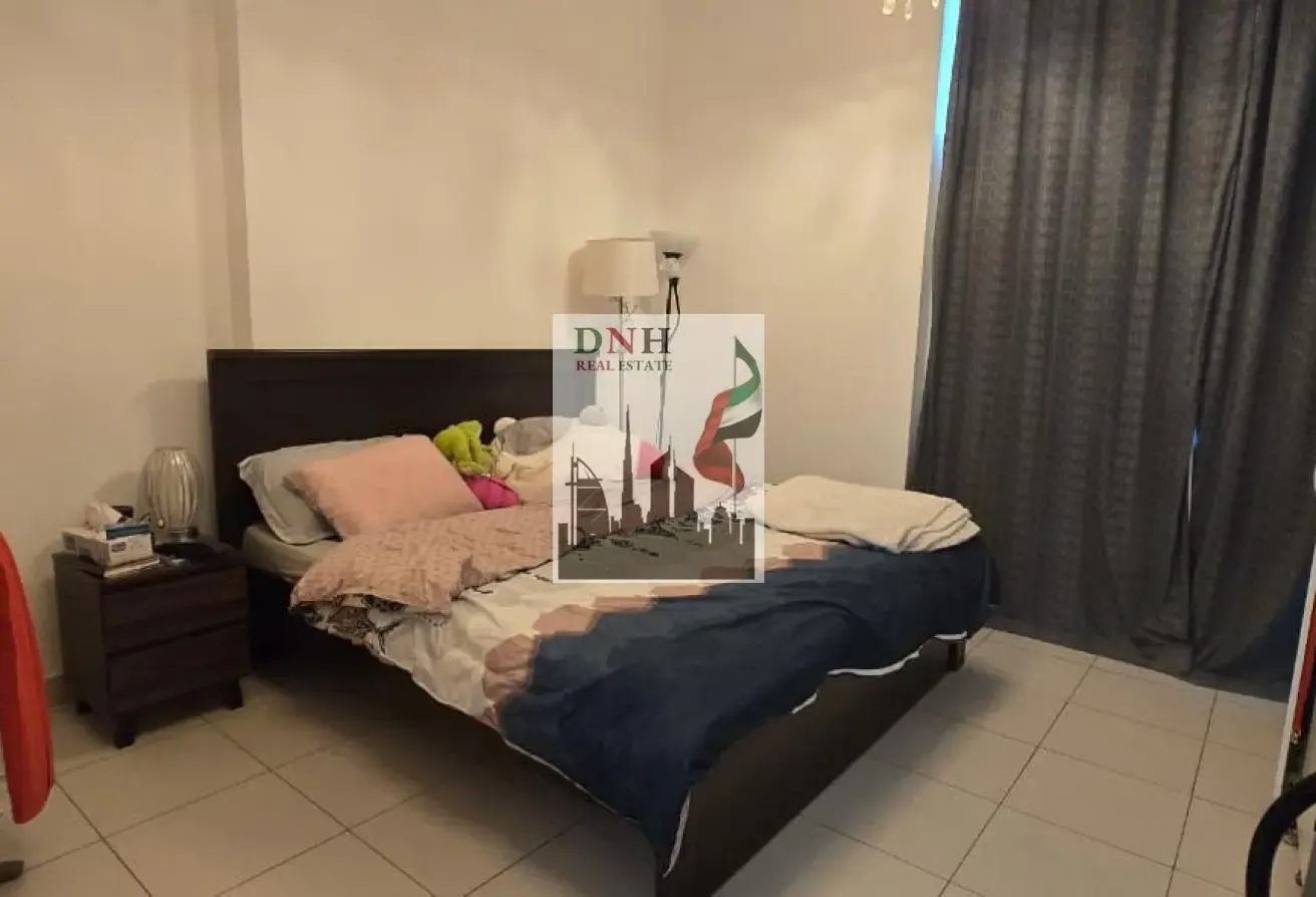 Spacious 2 BR I Premium Spot I Unfurnished