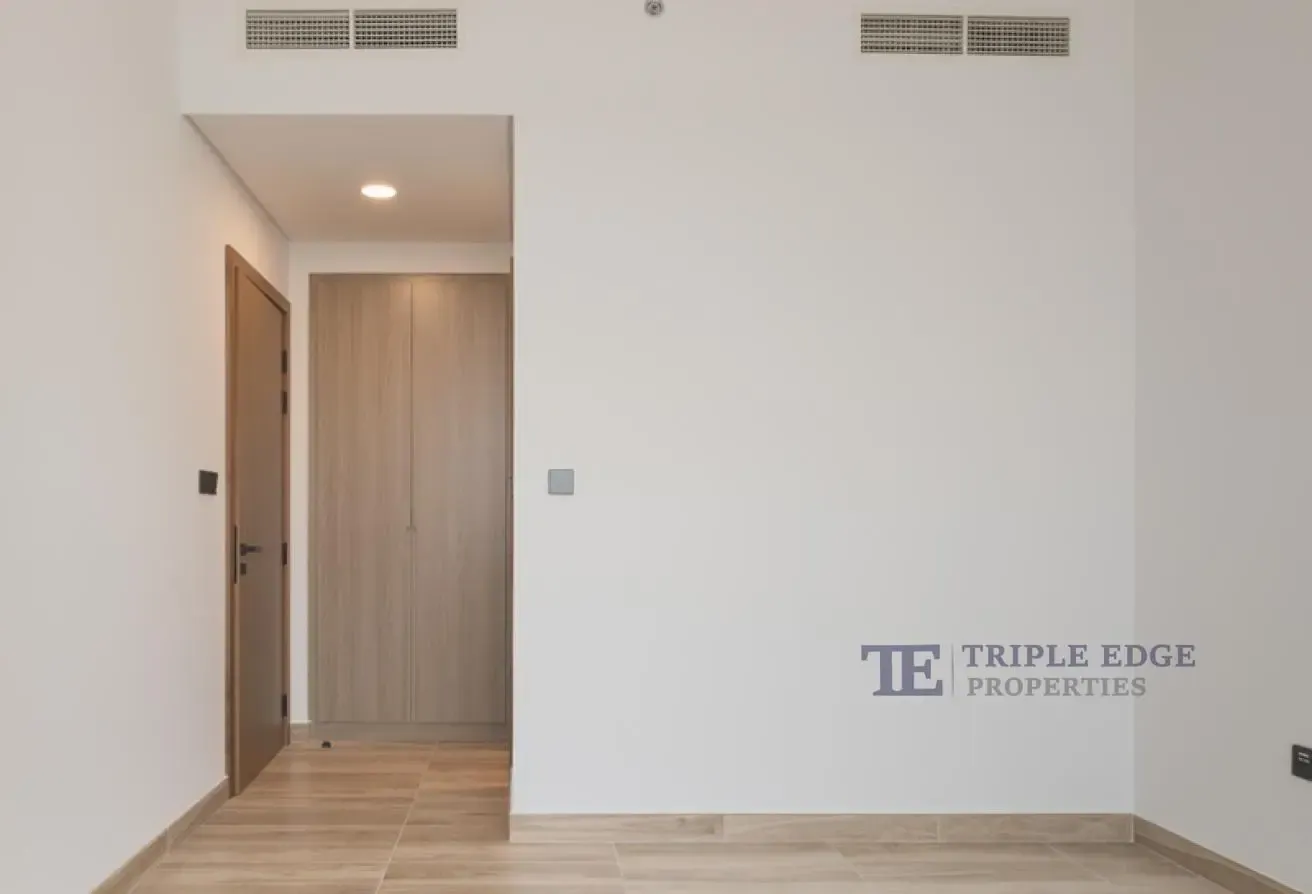 Pool View | Vacant | Kitchen Appliances