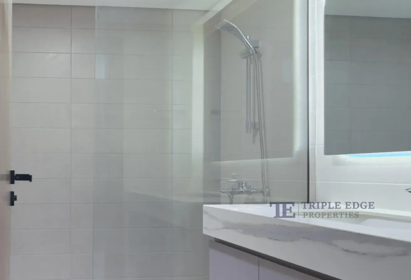 Pool View | Vacant | Kitchen Appliances