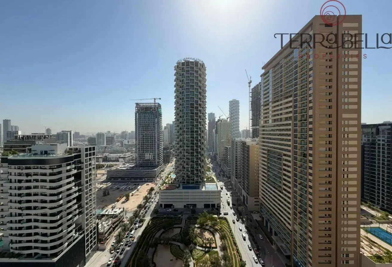 Bright Furnished Studio | High Floor | Vacant