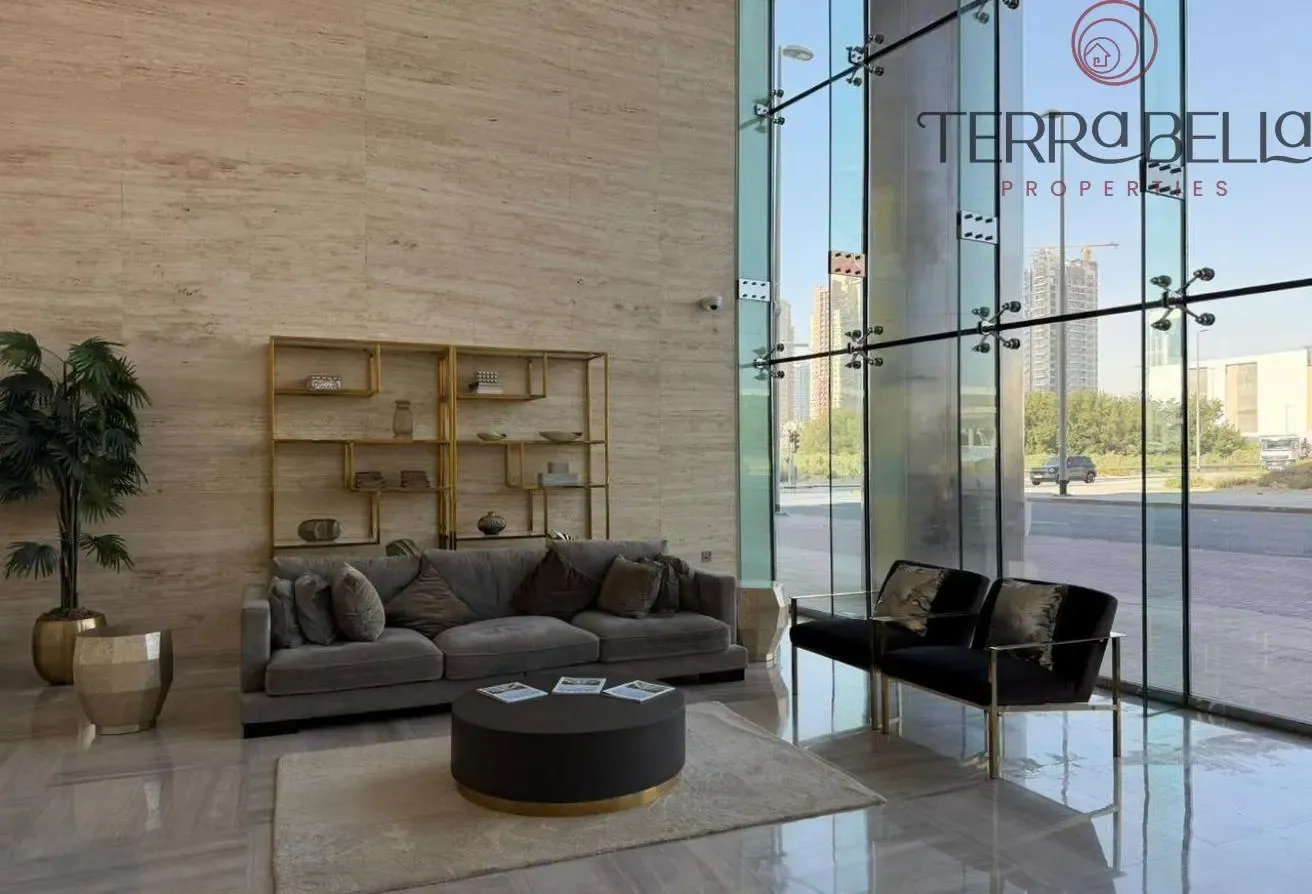Bright Furnished Studio | High Floor | Vacant