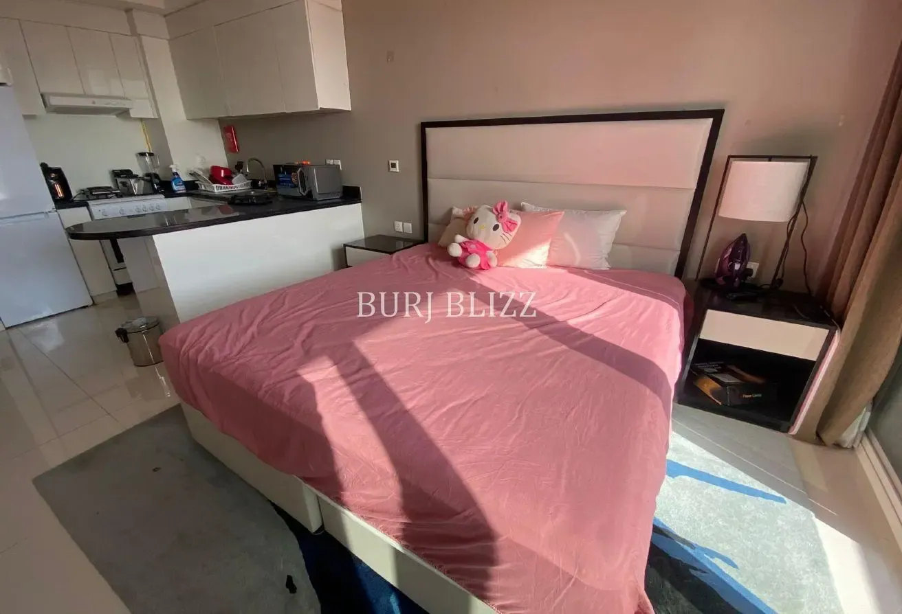 Cozy Studio | Flexible Payment | Skyline View