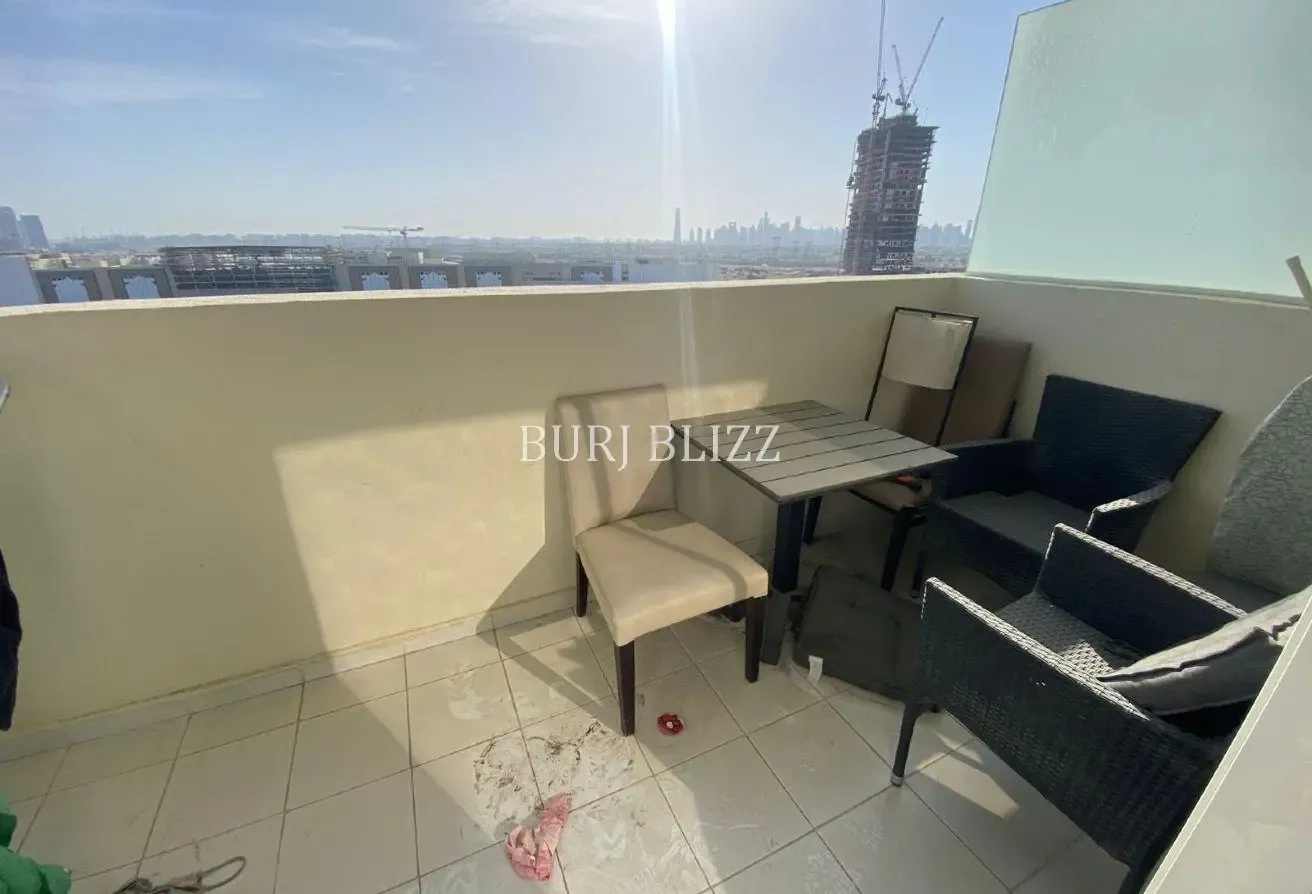 Cozy Studio | Flexible Payment | Skyline View