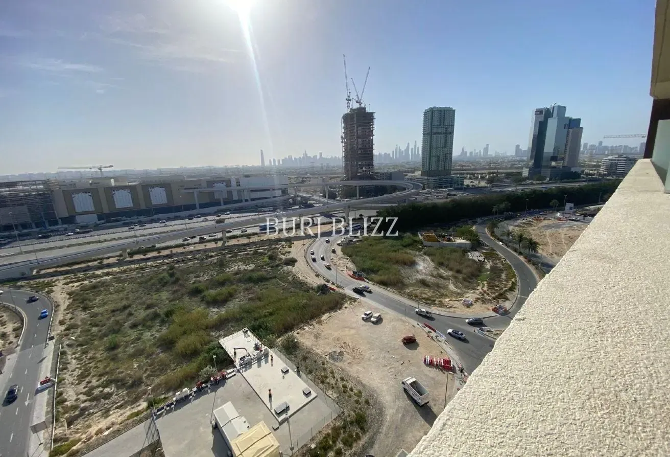 Cozy Studio | Flexible Payment | Skyline View