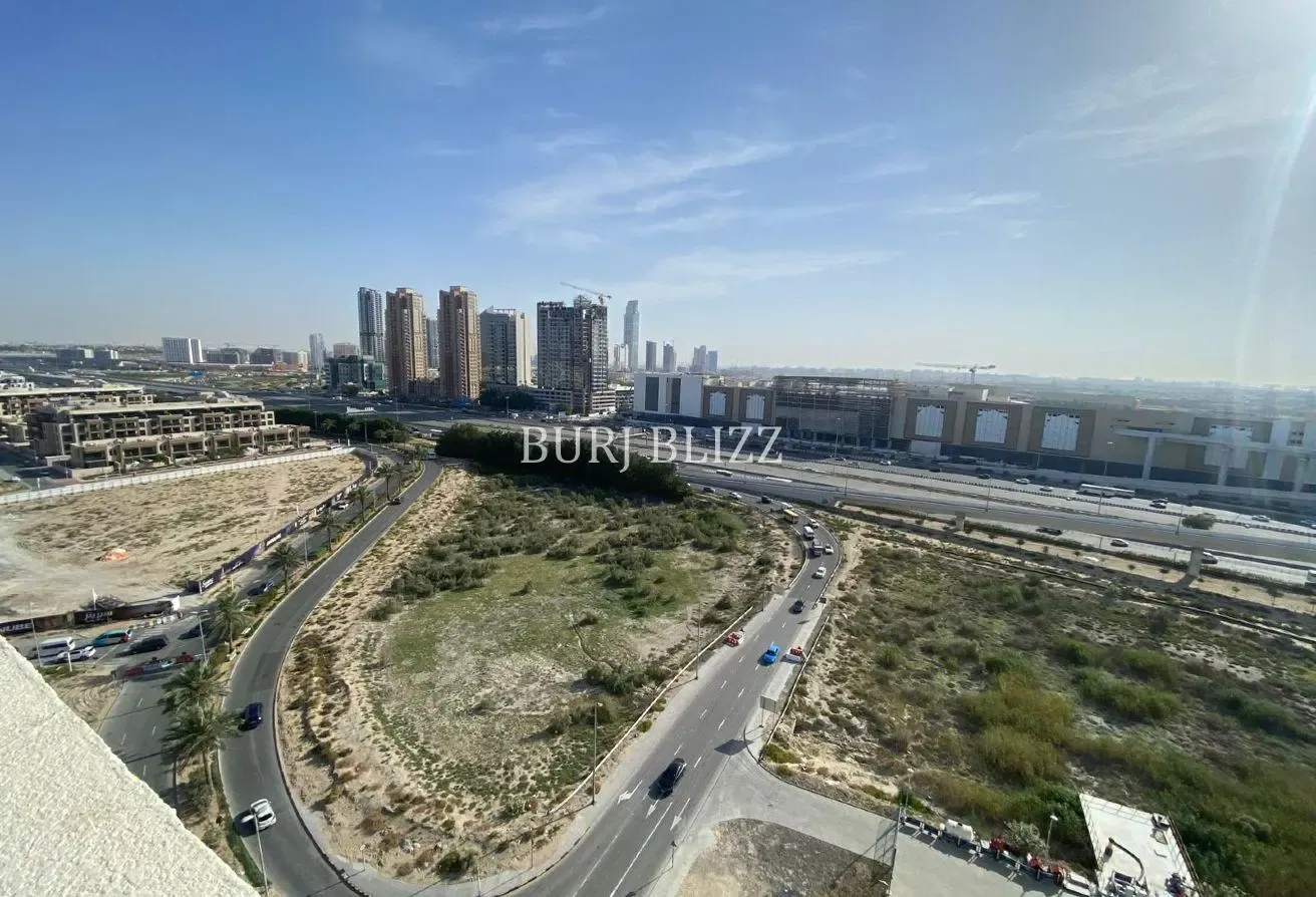 Cozy Studio | Flexible Payment | Skyline View