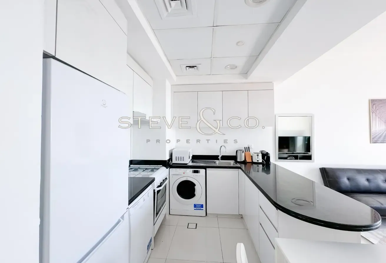 Fully Furnished | High Floor | Community View