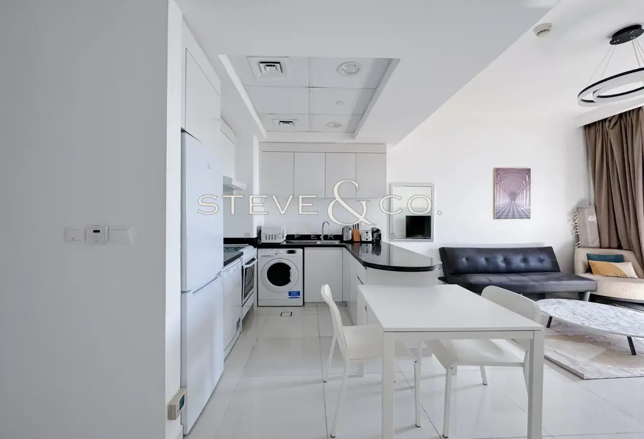 Fully Furnished | High Floor | Community View