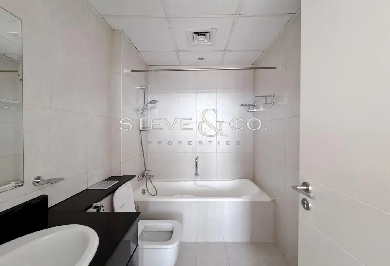 Fully Furnished | High Floor | Community View
