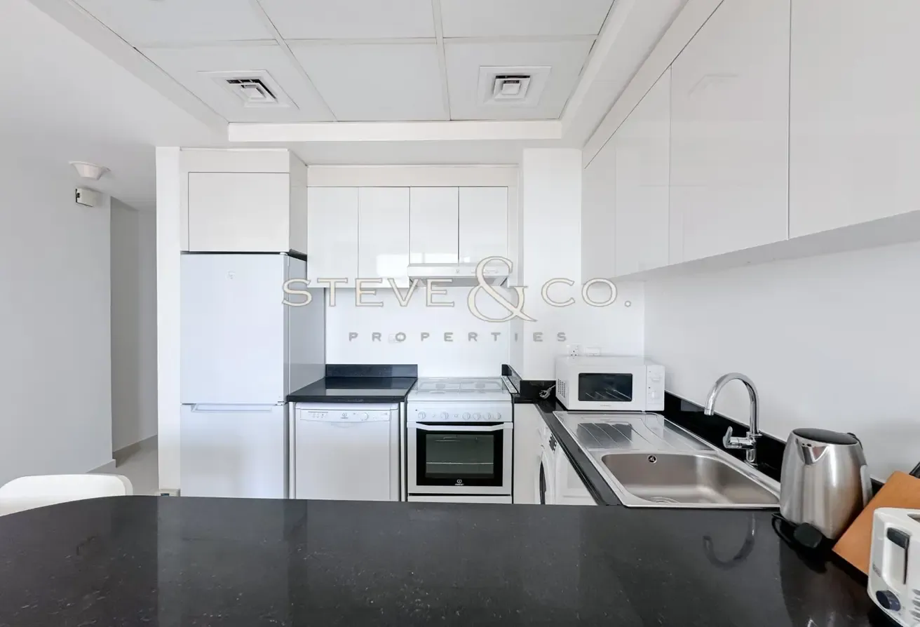 Fully Furnished | High Floor | Community View