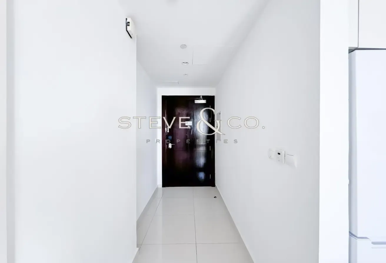 Fully Furnished | High Floor | Community View