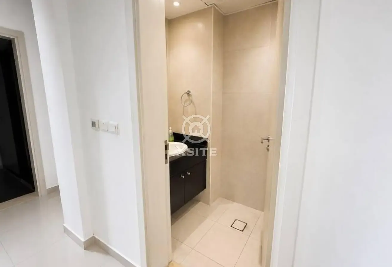 Fully Furnished|Modern Living|Vacant Unit