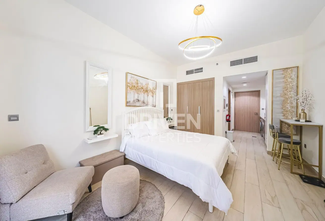 Furnished | Spacious Layout | Mid Floor Apt