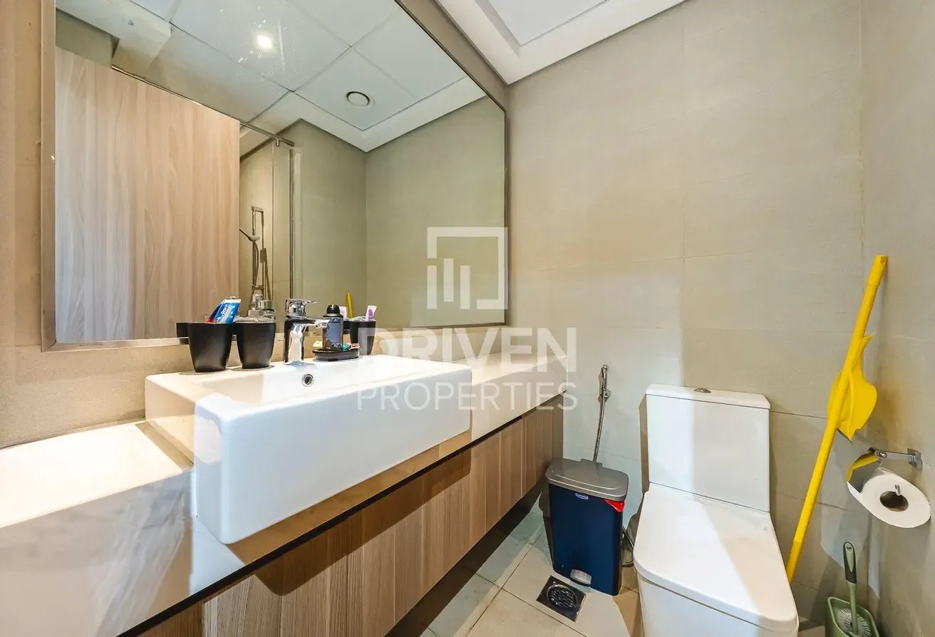 Furnished | Spacious Layout | Mid Floor Apt