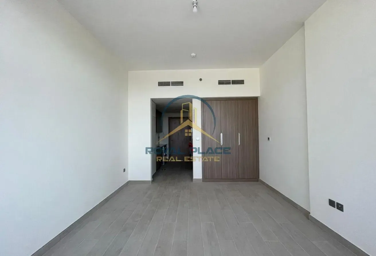 Spacious Studio Apartment | Unfurnished