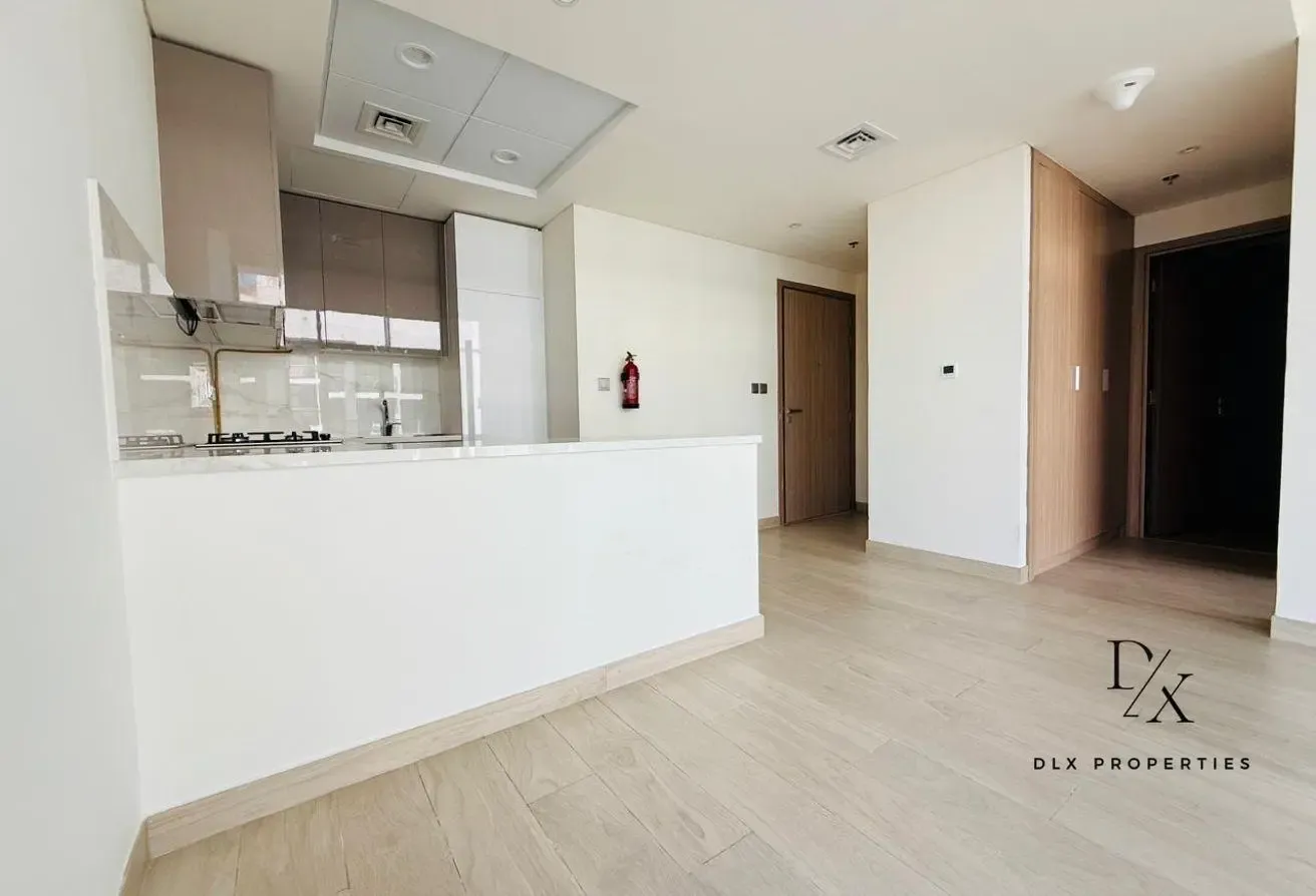 READY TO MOVE || CHILLER FREE || U SHAPE KITCHEN
