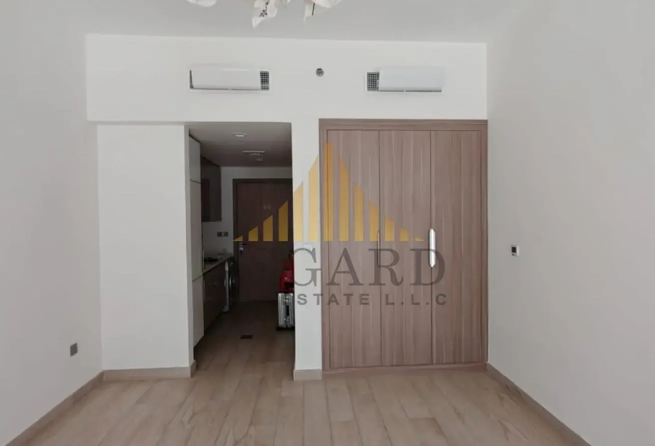 Negotiable/ Spacious Layout / Flexible Terms
