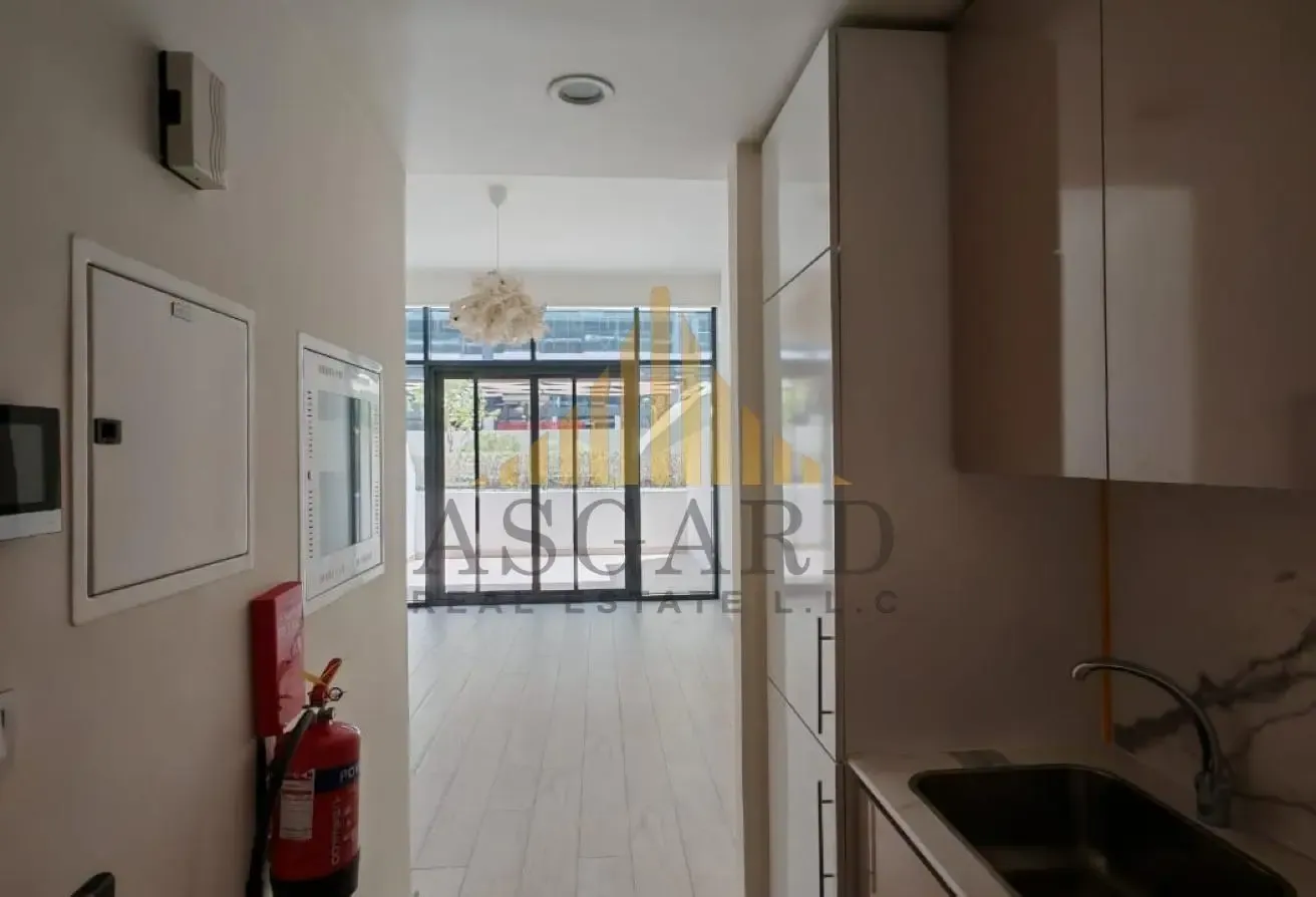 Negotiable/ Spacious Layout / Flexible Terms
