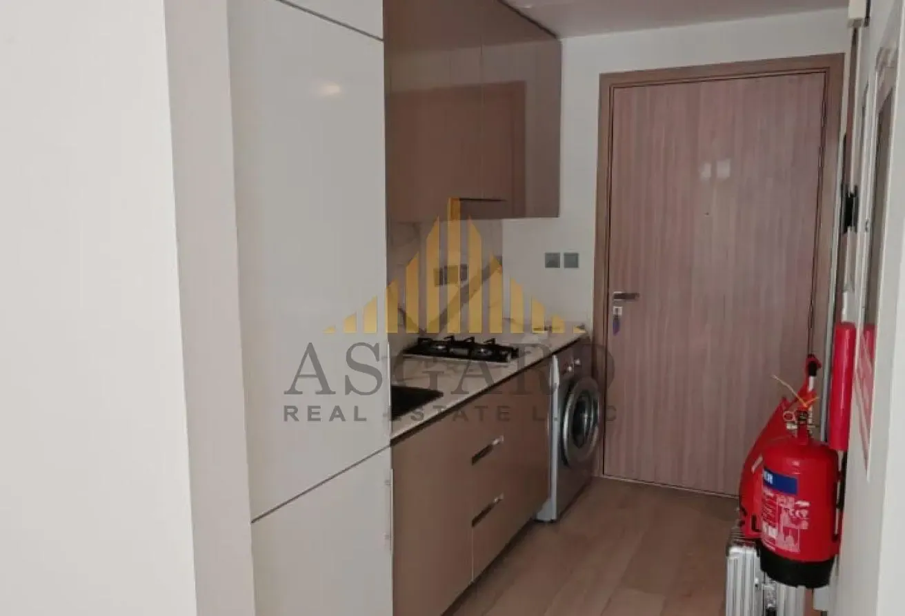 Negotiable/ Spacious Layout / Flexible Terms