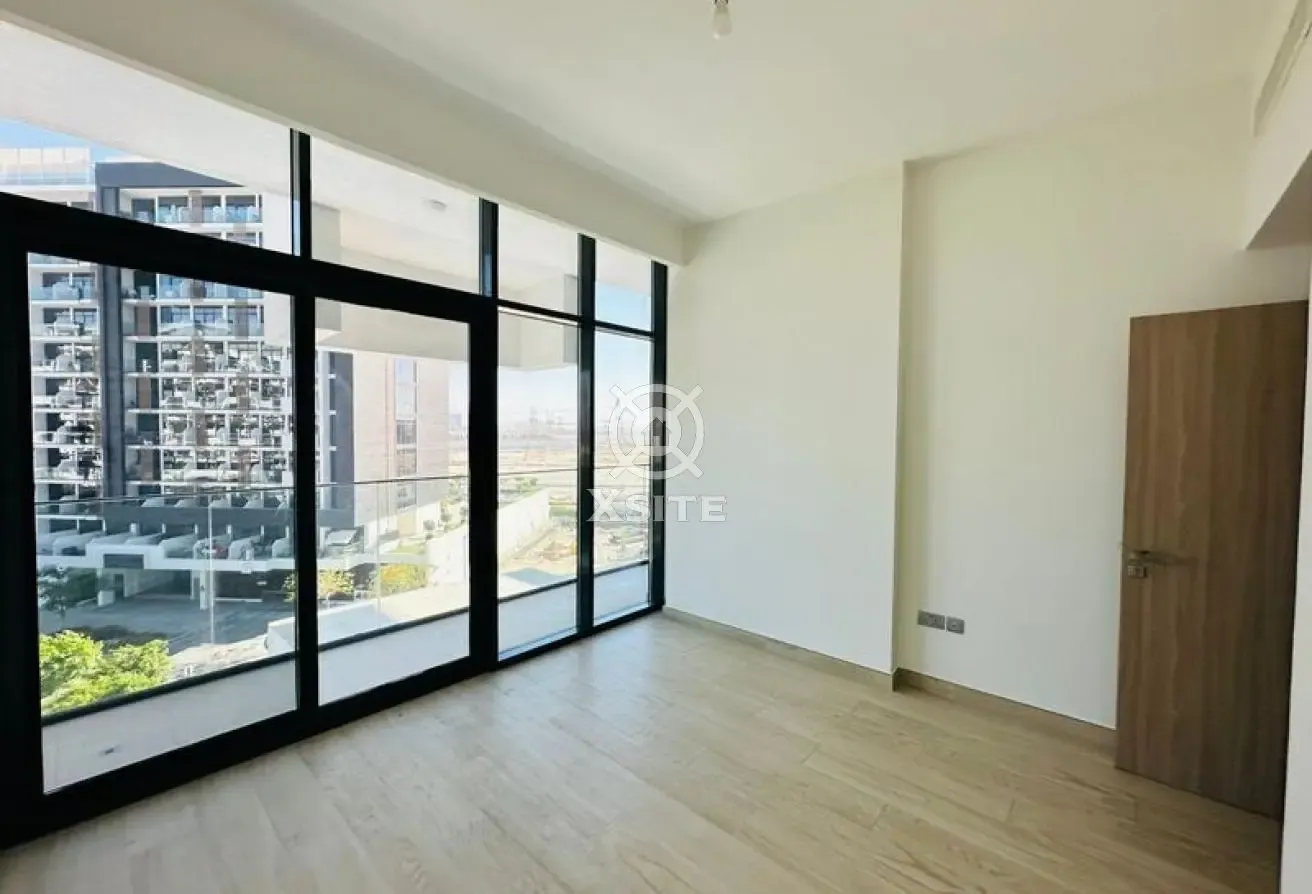 Bright 1 BR | Well Maintained | Pool View