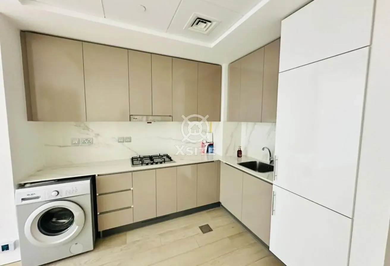Bright 1 BR | Well Maintained | Pool View