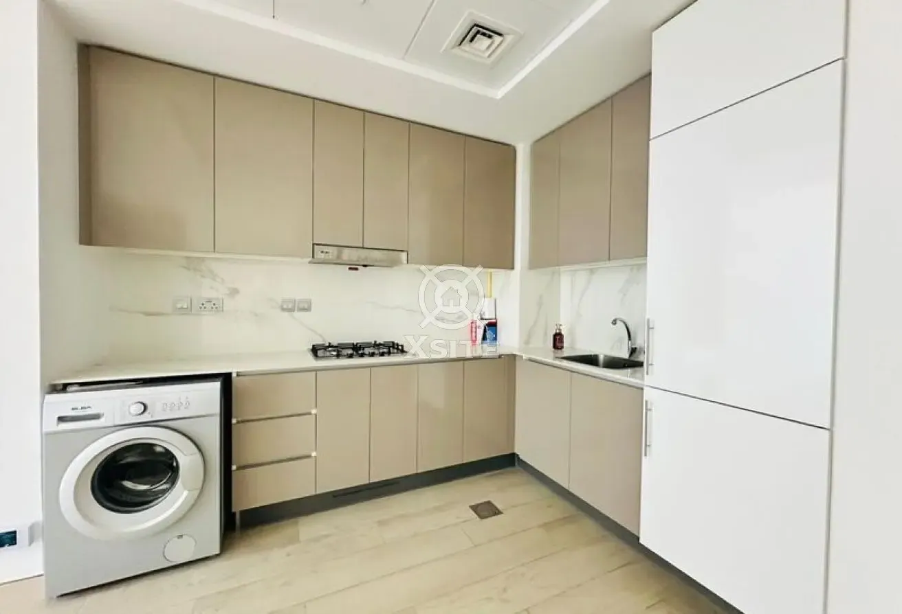 Bright 1 BR | Well Maintained | Pool View