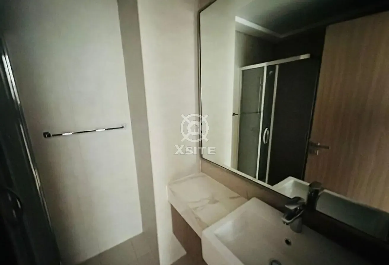 Bright 1 BR | Well Maintained | Pool View