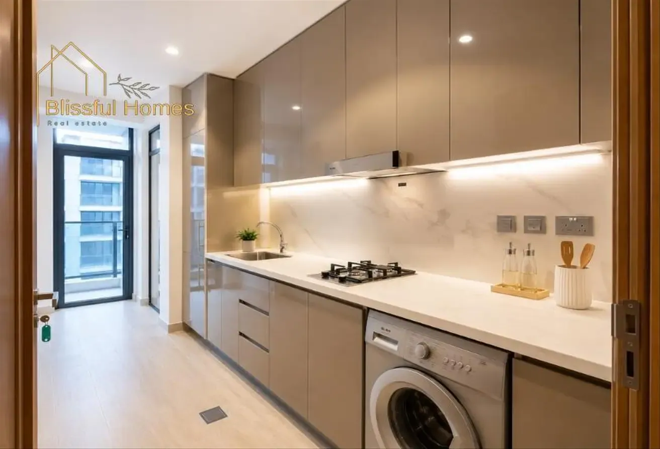 Standout Studio | Market Price | City Views