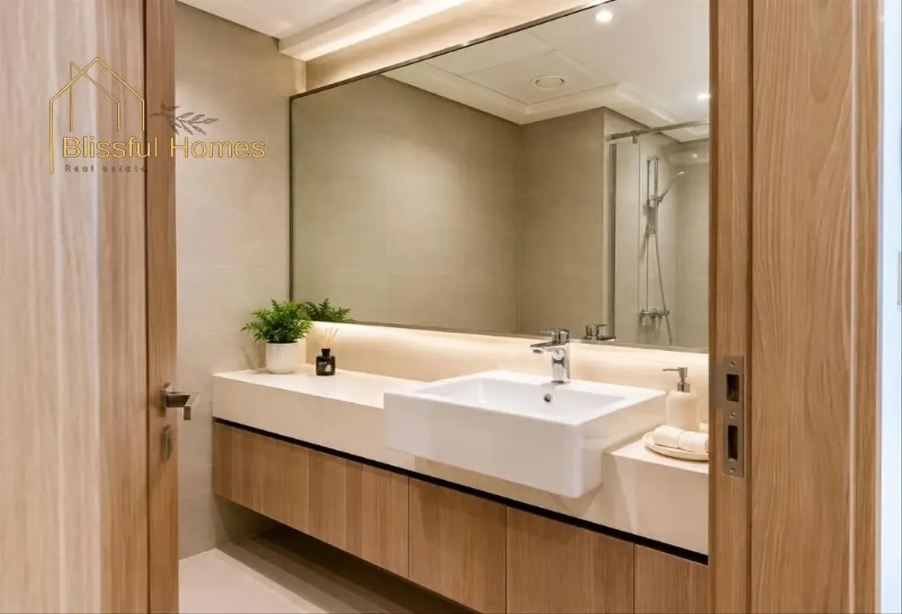 Standout Studio | Market Price | City Views