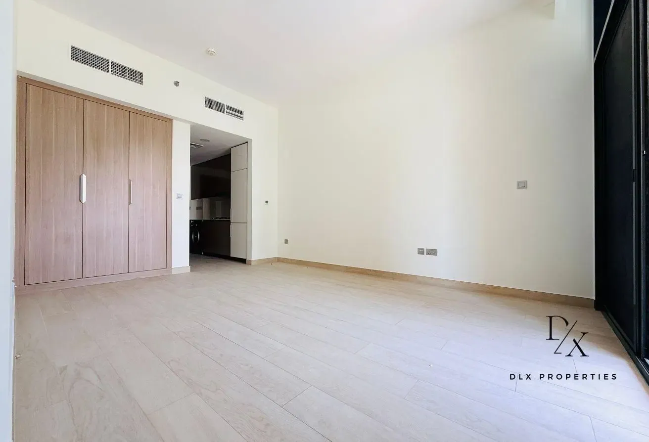 POOL FACING | SPACIOUS | READY TO MOVE
