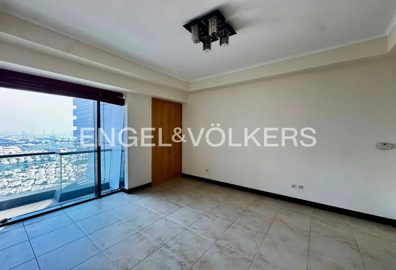 HIGH FLOOR I BIG BALCONY I SPACIOUS LAYOUT