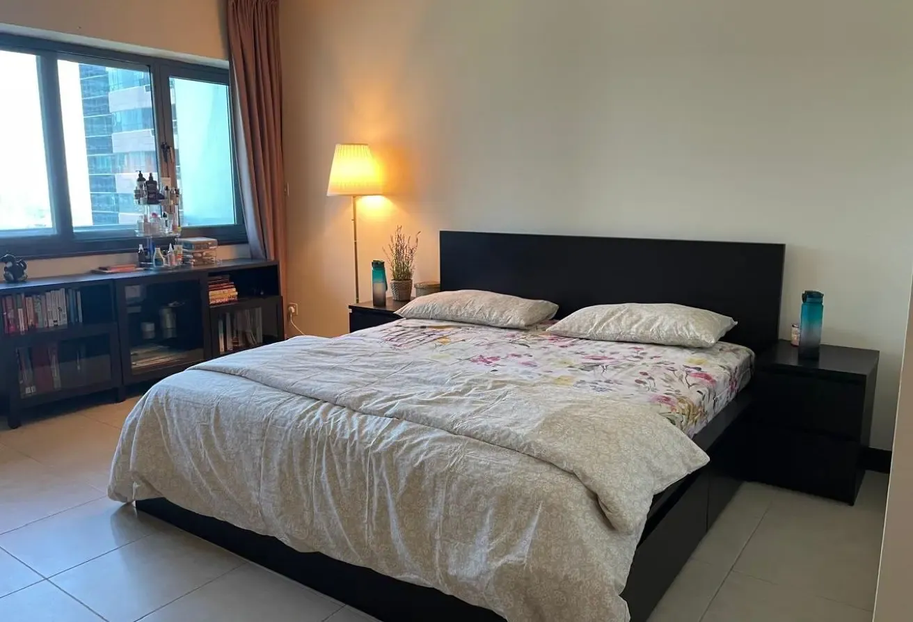 2 BEDROOM APARTMENT | FULL LAKE VIEW | VACANT