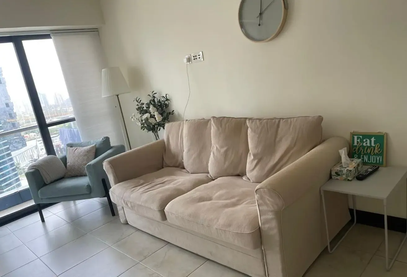 2 BEDROOM APARTMENT | FULL LAKE VIEW | VACANT