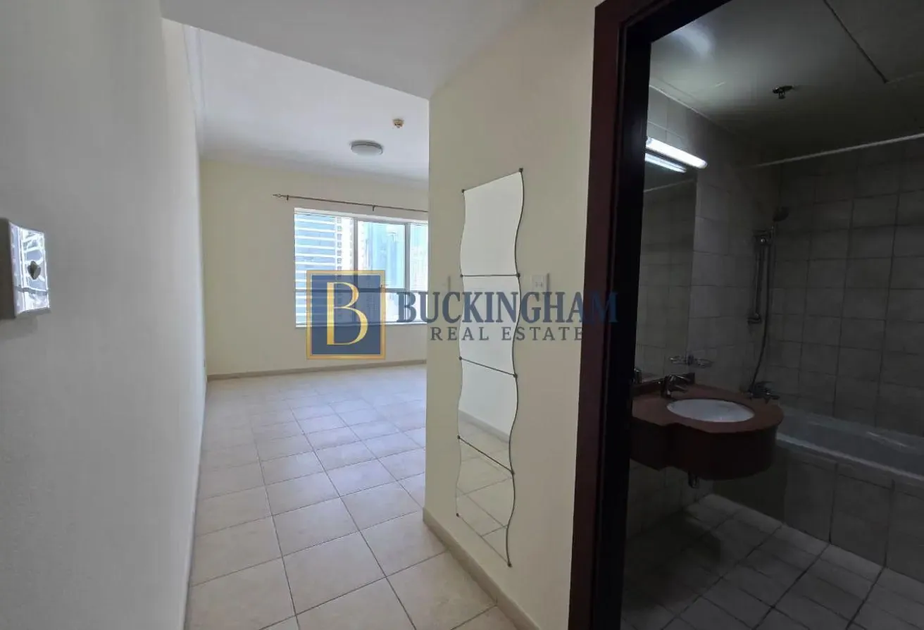 Unfurnished 1BR | Lake View I Avail in Sep