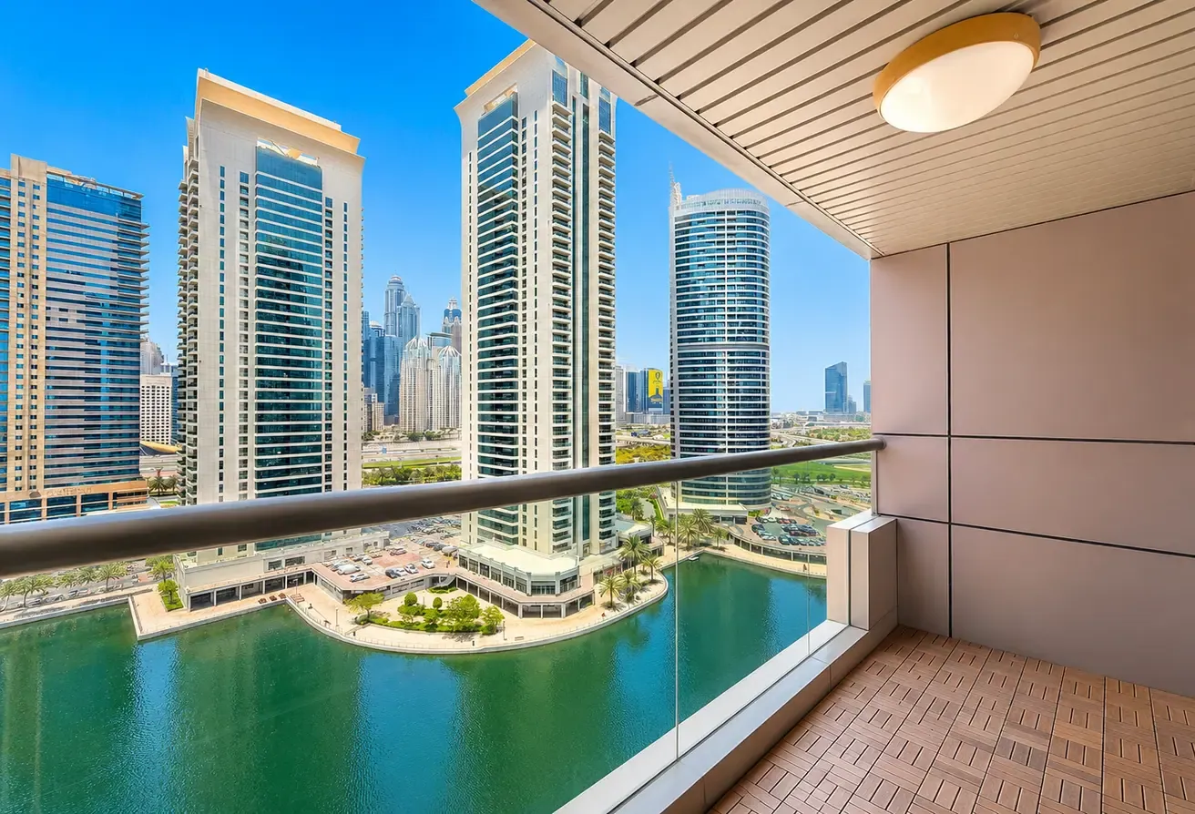 Vacant | Unfurnished | Lake View | Closed Kitchen