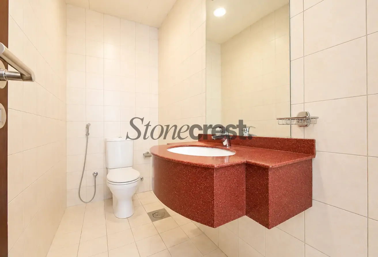 Vacant | Unfurnished | Lake View | Closed Kitchen