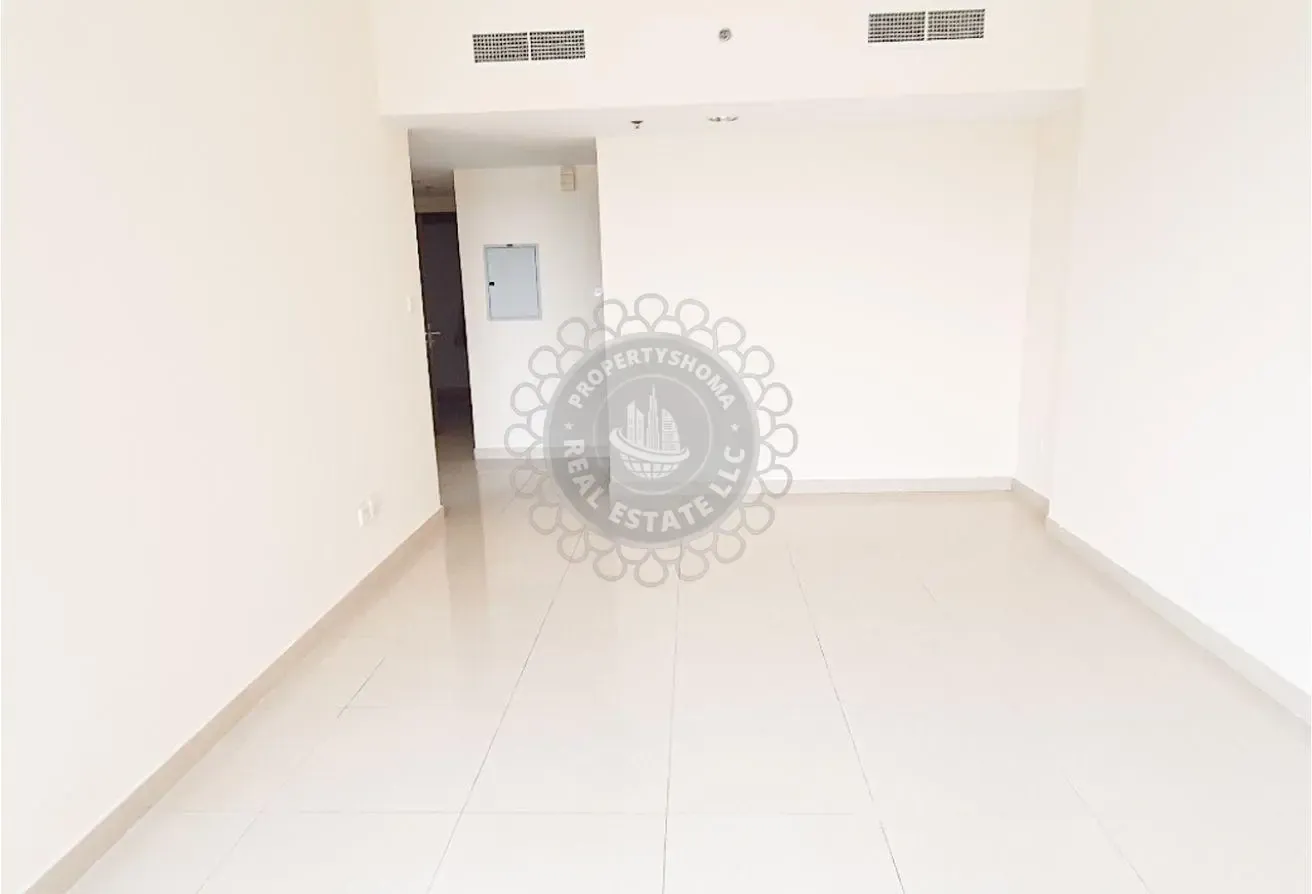 1BR Bight APT  | High Floor | Near Metro