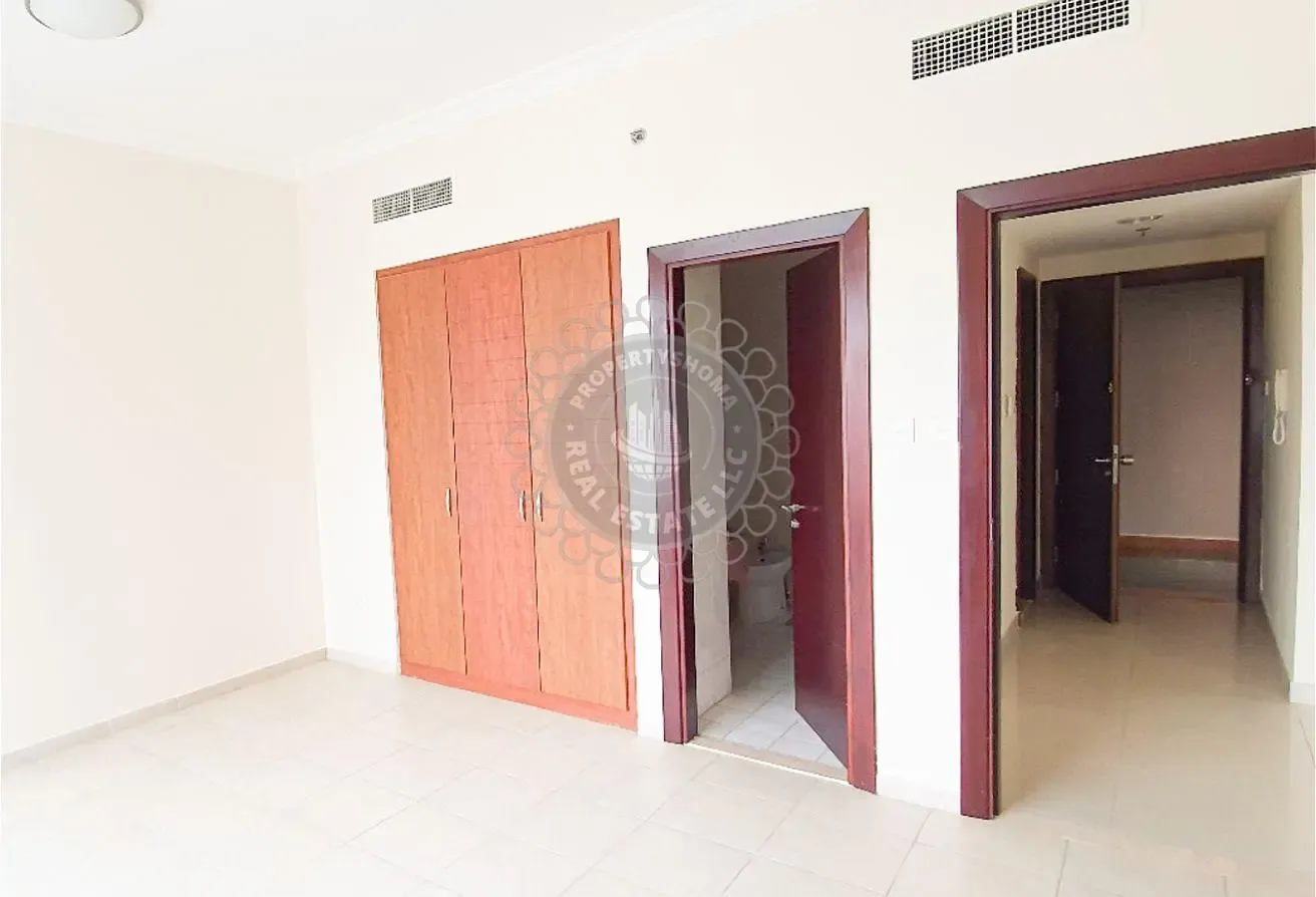1BR Bight APT  | High Floor | Near Metro