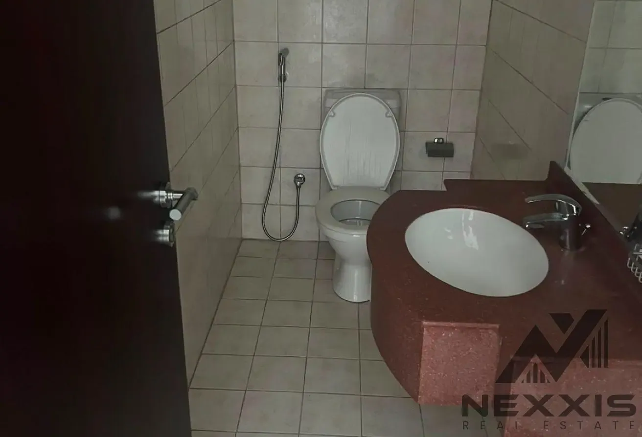 Lake View |Un-Furnished |Spacious |Well Maintained
