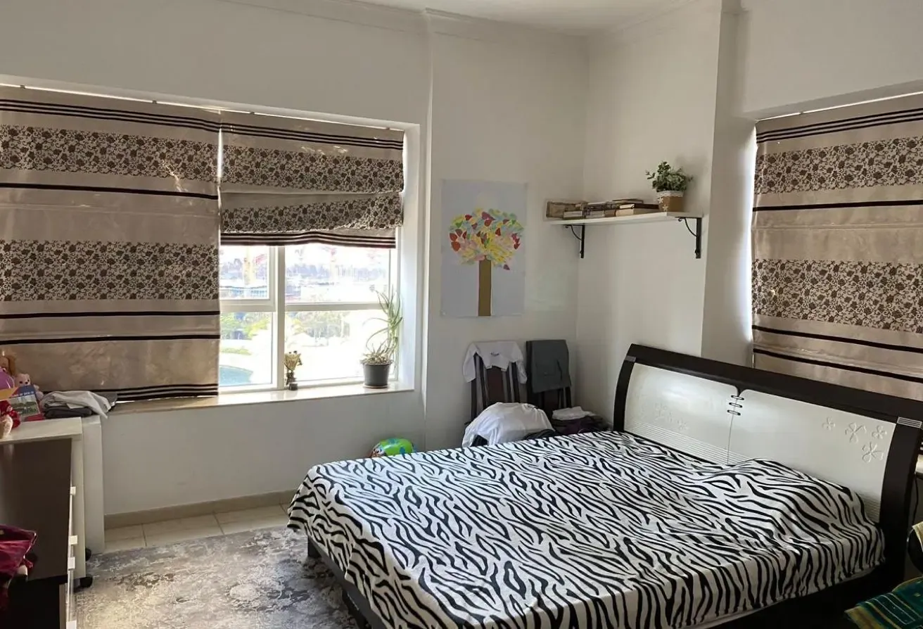 2BHK WITH BALCONY| LOW PRICE| LAKE VIEW| VACANT|